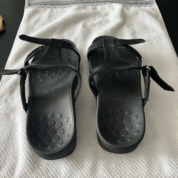 Voinic velcro Sandals size 7 - Picture 3 of 5